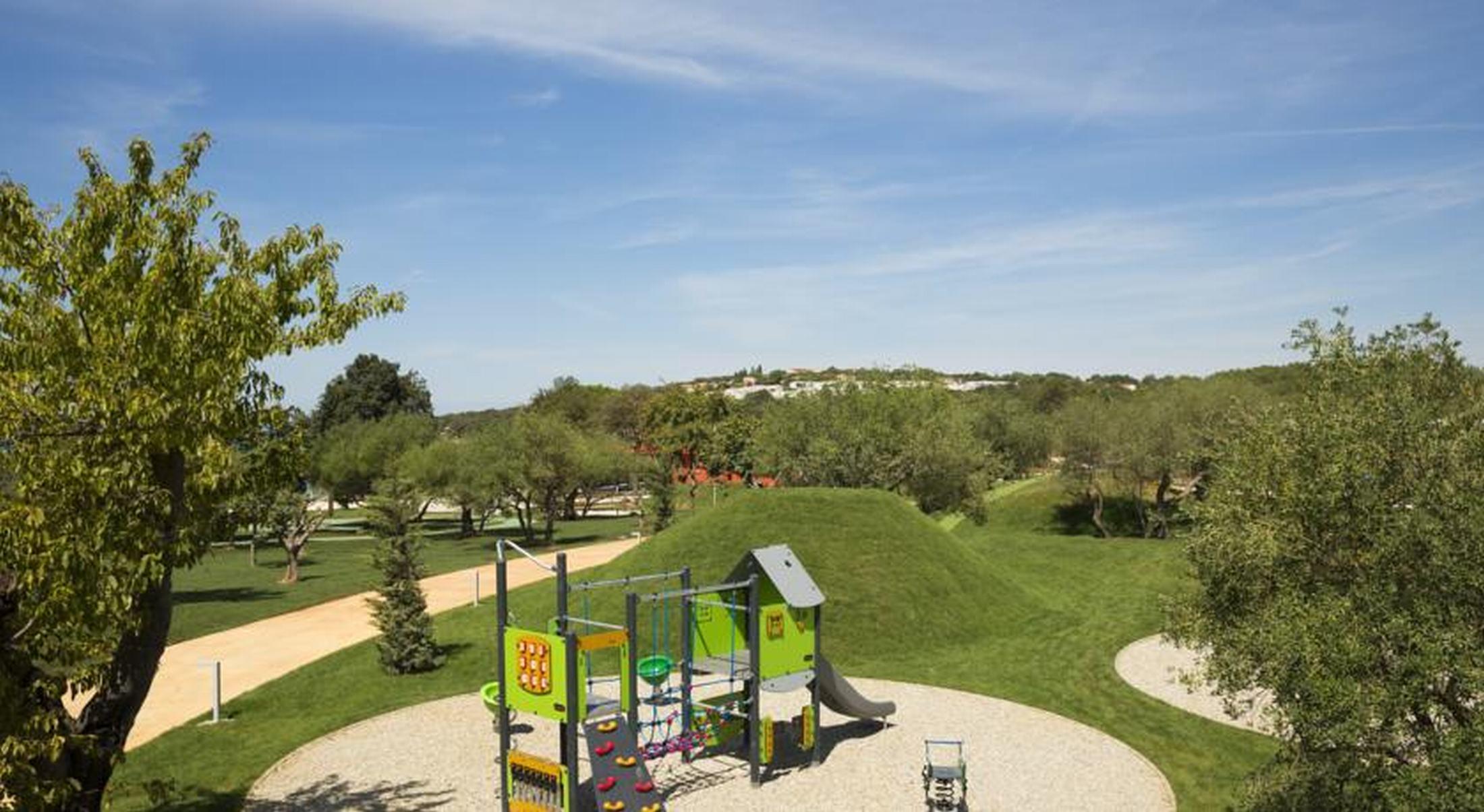 Maistra Select Family Hotel Amarin Rovigno Esterno foto