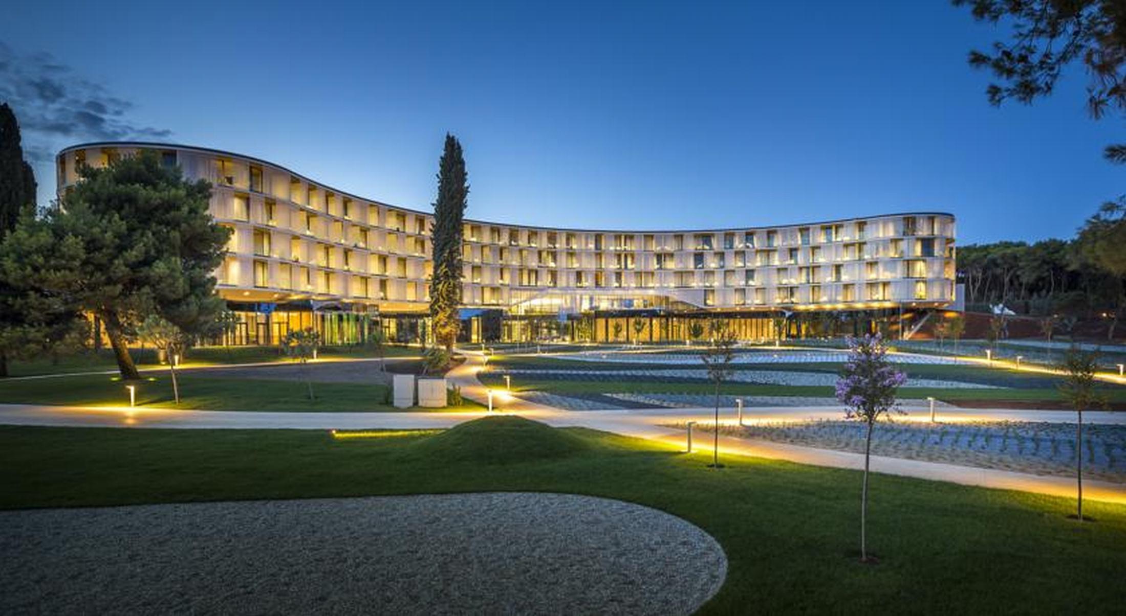 Maistra Select Family Hotel Amarin Rovigno Esterno foto